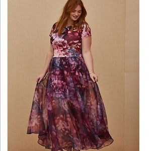 SOLD OUT 🥵🔥 torrid floral dress size 0 0x 12